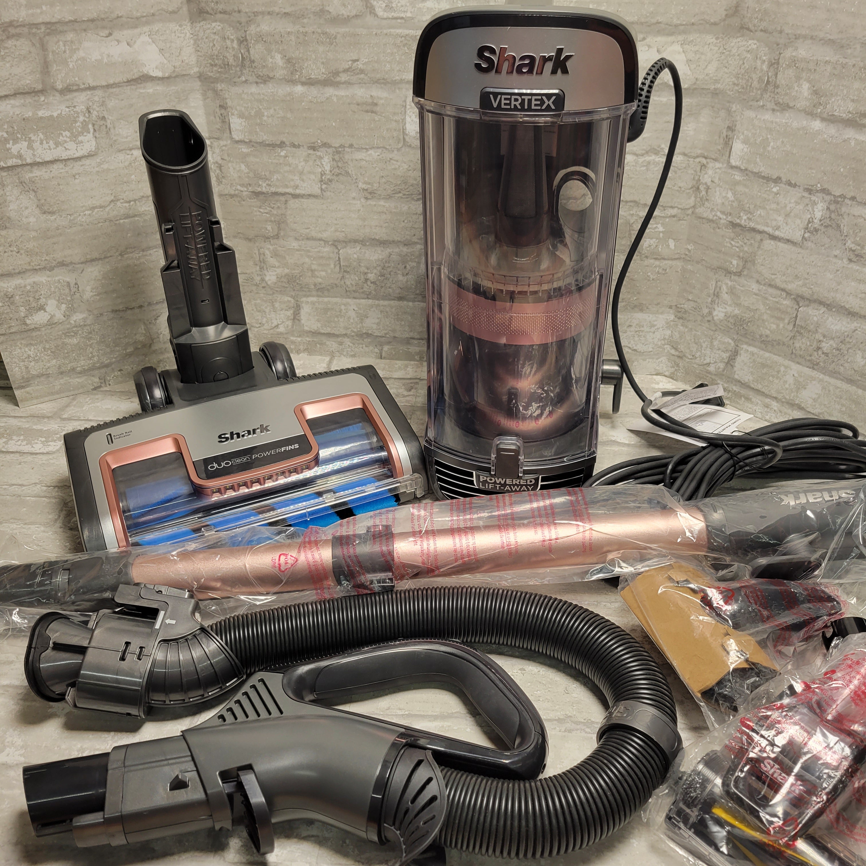 Shark Vertex DuoClean PowerFins Vacuum w/ Powered Lift-away AZ2002 (8075804180718)